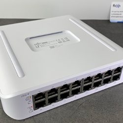 Switch Ubiquiti unifi usw lite 6 POE -2