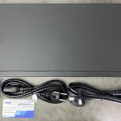 Linksys LGS124P toàn bộ phụ kiện