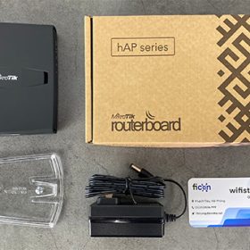 Mikrotik RBD52G-5HacD2HnD-TC toàn bộ phụ kiện
